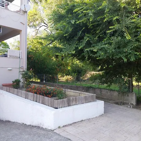 Agapi's Corfu Alepou