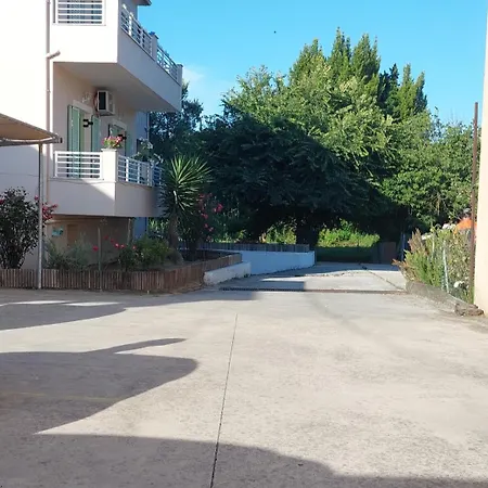 Agapi's Corfu * Alepou